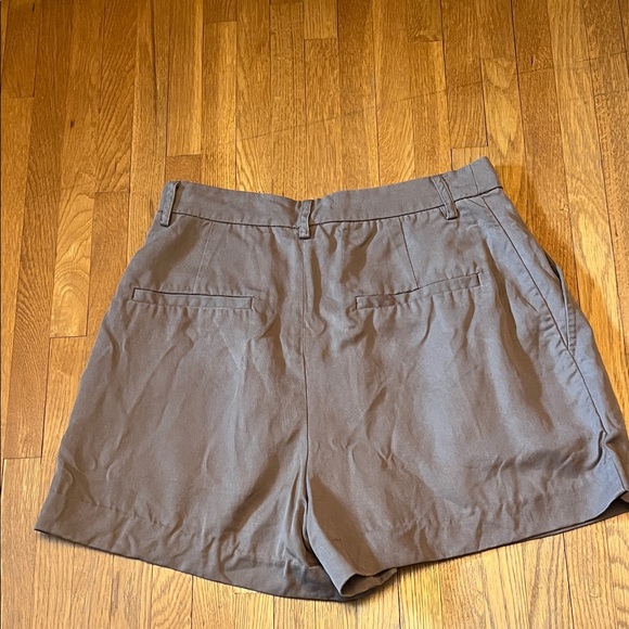 Reformation Brown Mason Pleated Shorts - Picture 4 of 6